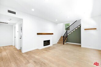 7614 Willoughby Ave in West Hollywood, CA - Building Photo - Building Photo