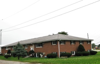 Meadow Apartments in Peotone, IL - Foto de edificio - Building Photo