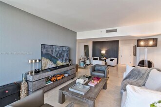 21205 Yacht Club Dr in Aventura, FL - Building Photo - Building Photo