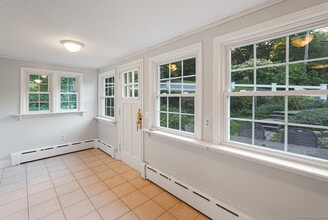 35 Lakewood Cir N in Manchester, CT - Building Photo - Building Photo