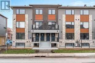 101 Glenroy Gilbert Dr in Ottawa, ON - Building Photo