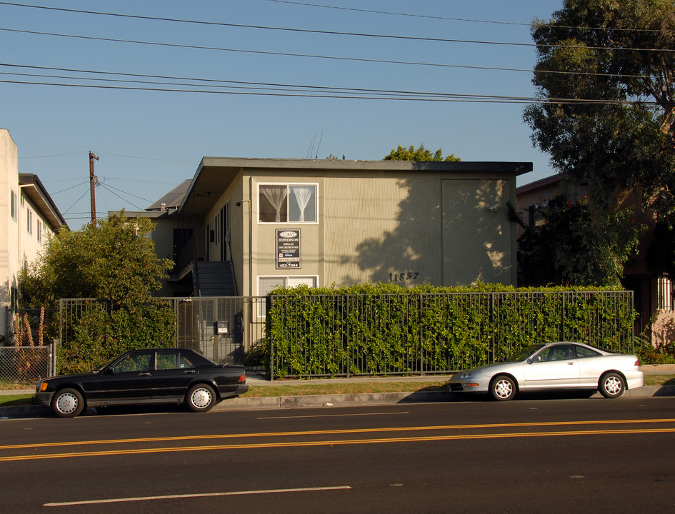 11857 Jefferson Blvd in Culver City, CA - Building Photo