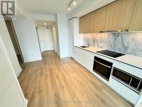 1100 Sheppard Ave W in Toronto, ON - Building Photo - Building Photo