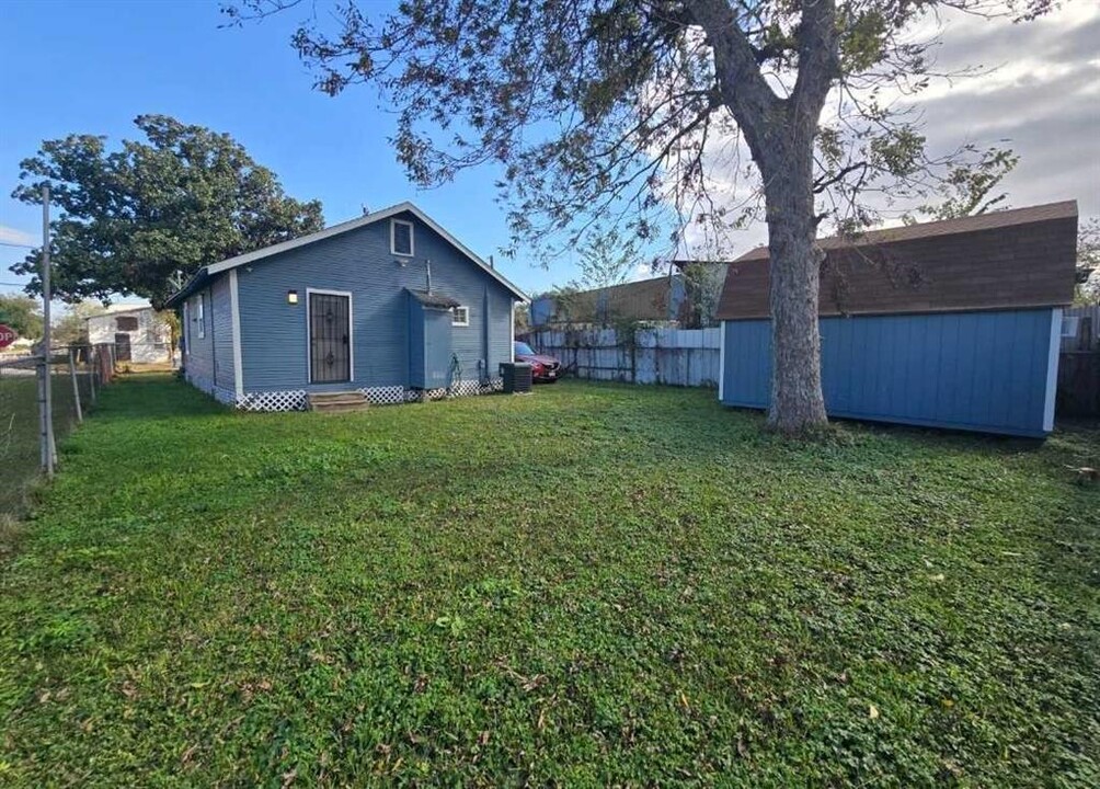 4219 Cochran St in Houston, TX - Building Photo