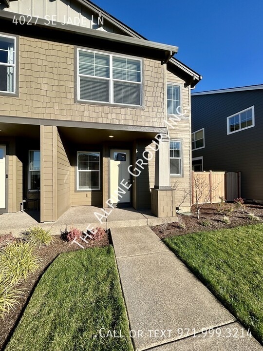 4027 SE Jade Ln in Hillsboro, OR - Building Photo