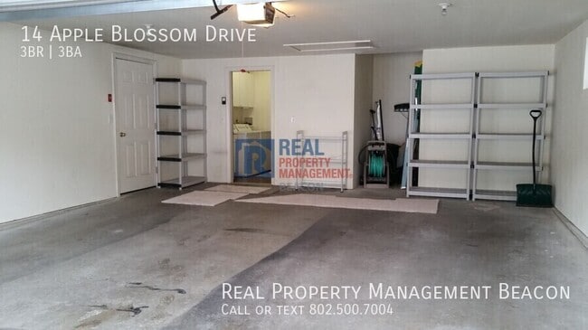 14 Apple Blossom Dr in Lebanon, NH - Building Photo - Building Photo