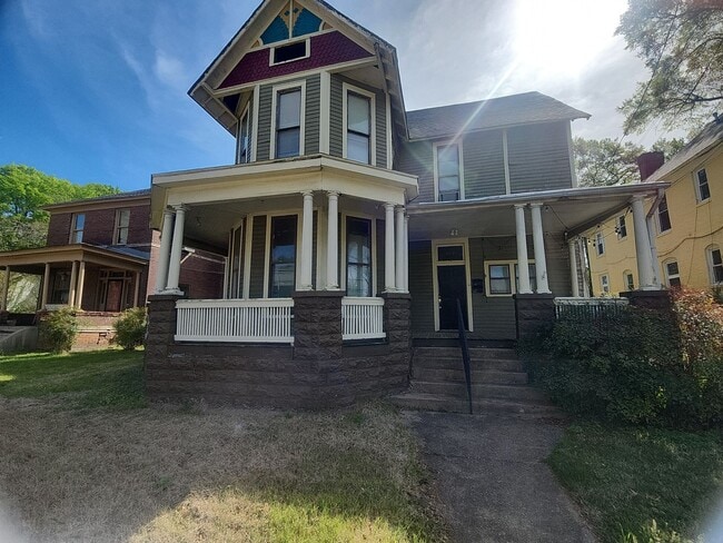 402 N Highland Ave, Unit B, Unit B