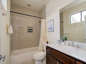 4510 Maxie St in Houston, TX - Building Photo - Building Photo