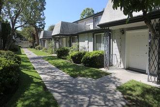 Quiet Cove Apartments in Garden Grove, CA - Building Photo - Building Photo