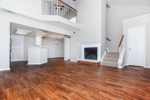 Plano Park Townhomes in Plano, TX - Building Photo