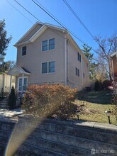 19 Henry St in Edison, NJ - Building Photo - Building Photo