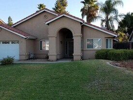 5708 W Corona Ave in Fresno, CA - Building Photo