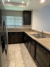 16211 Downey Ave in Paramount, CA - Building Photo - Building Photo