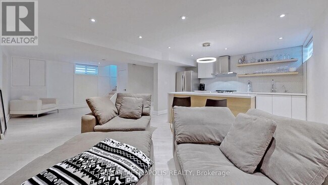 20 Knox Ave in Toronto, ON - Building Photo - Building Photo