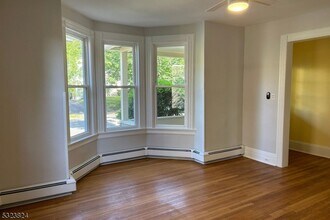 209 Ashland Ave-Unit -1 in Bloomfield, NJ - Building Photo - Building Photo
