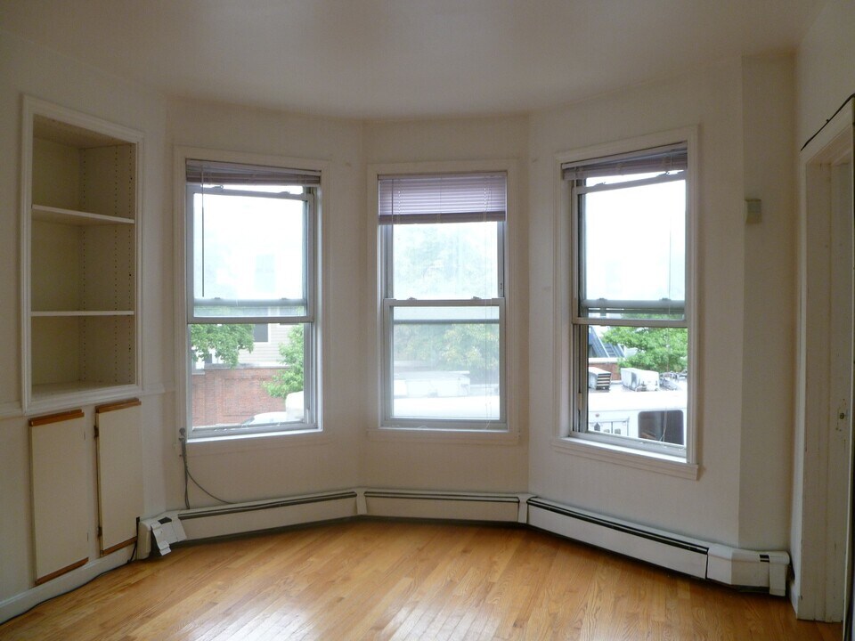 848 Huntington Ave, Unit 2 in Boston, MA - Building Photo