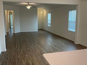 340 Escondido Cir in San Marcos, TX - Building Photo - Building Photo