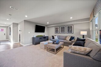 171 Woodgate Cir in Pasadena, MD - Building Photo - Building Photo