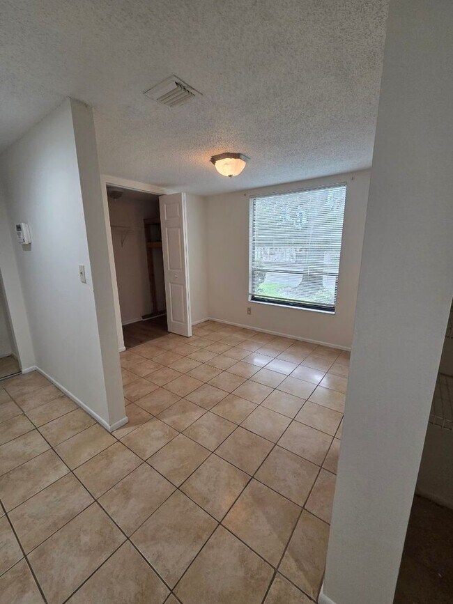 7802 Niagara Ave in Tampa, FL - Building Photo - Building Photo