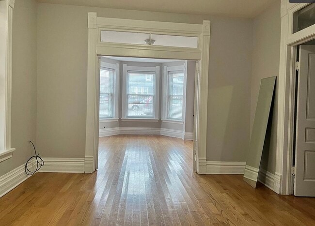 3409 S Lowe Ave, Unit Garden in Chicago, IL - Building Photo - Building Photo