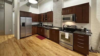 111 Beach St in Boston, MA - Building Photo - Building Photo