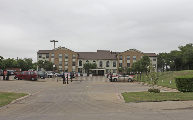 Casa Trevino Apartments in Dallas, TX - Foto de edificio - Building Photo