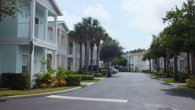 3264 Amanda Ln-Unit -N/A in Naples, FL - Building Photo - Building Photo