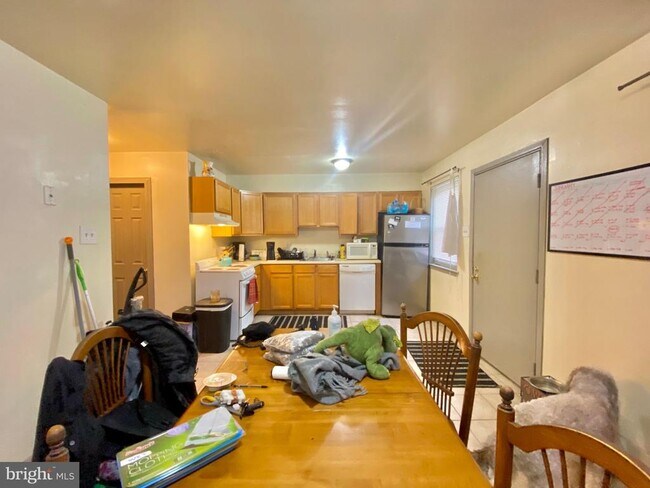 2104 N 11th St in Philadelphia, PA - Building Photo - Building Photo