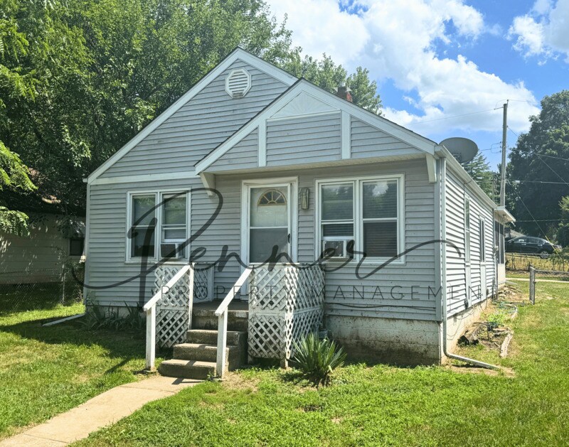 1327 W 24TH St S in Independence, MO - Building Photo