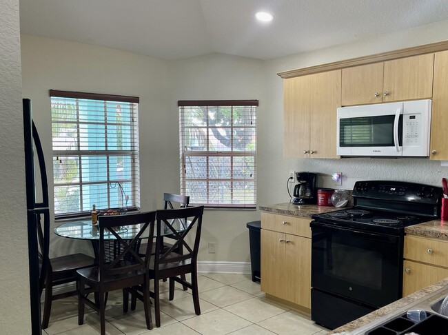 323 S F St in Lake Worth Beach, FL - Building Photo - Building Photo