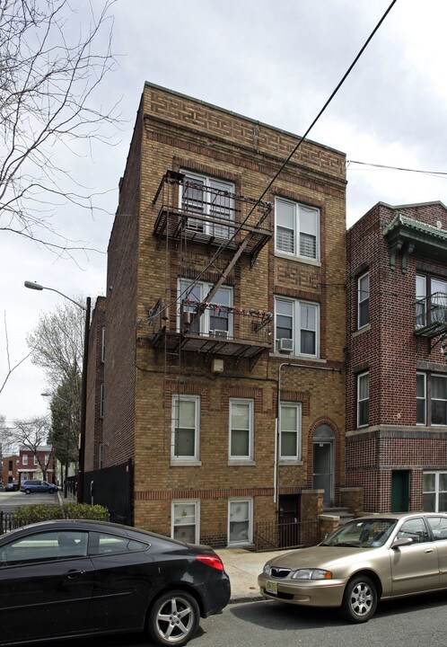 52 66th St in West New York, NJ - Foto de edificio