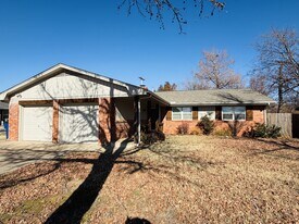2705 Carlton Way in The Village, OK - Building Photo