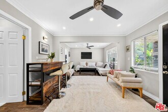 1200 Tamarind Ave in Los Angeles, CA - Foto de edificio - Building Photo