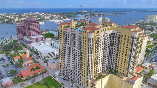 701 S Olive Ave, Unit 2101 in West Palm Beach, FL - Building Photo - Building Photo