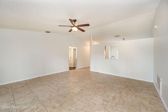 637 Sandpiper Cir, Unit W4140B in Melbourne, FL - Building Photo - Building Photo