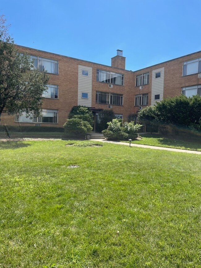 property at 7529 N Maplewood Ave