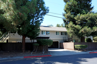 206 W Prospect Ave in Danville, CA - Building Photo - Building Photo