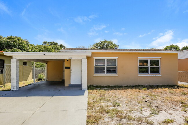 property at 820 S D St