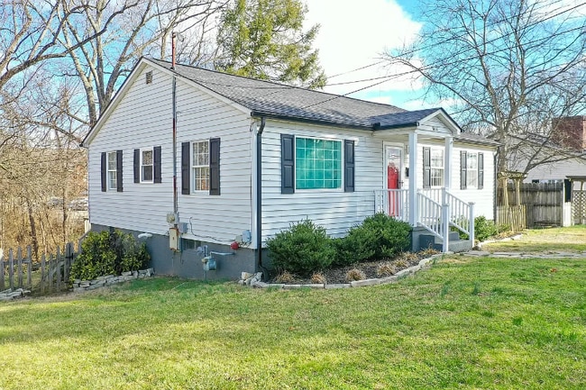 814 W King St in Jefferson City, TN - Building Photo - Building Photo