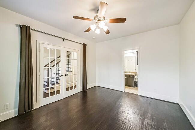 property at 1049 W 22nd St