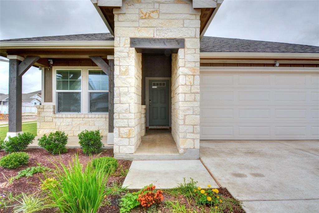 257 Fossil Dr in Kyle, TX - Building Photo