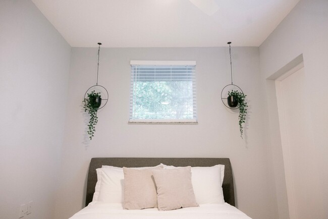 2616 S Crystal Lake Dr, Unit B in Orlando, FL - Building Photo - Building Photo