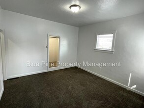227 8th St in Idaho Falls, ID - Foto de edificio - Building Photo