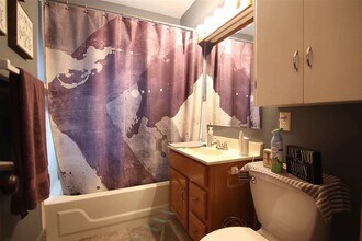 907 W 7th St in Cedar Falls, IA - Building Photo - Building Photo