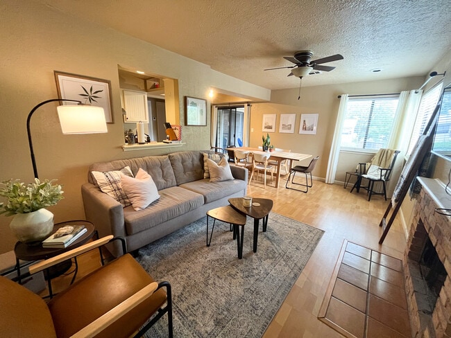 property at 421 W San Antonio St