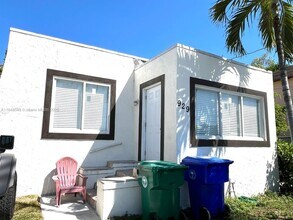 929 SW 12th Ave in Miami, FL - Building Photo - Building Photo