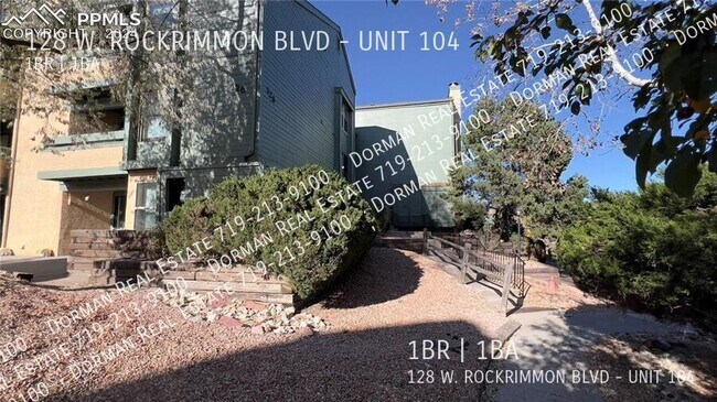 128 W Rockrimmon Blvd-Unit -UNIT 104 in Colorado Springs, CO - Foto de edificio - Building Photo