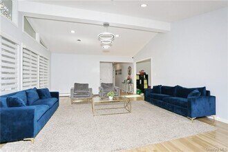 1 Emerald Dr in Pomona, NY - Building Photo - Building Photo