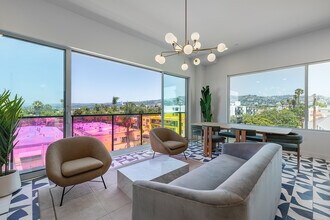 Bloom Beverly Grove -Upscale Co-Living in Los Angeles, CA - Foto de edificio - Building Photo