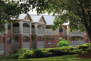 Colonial Hill Apartments